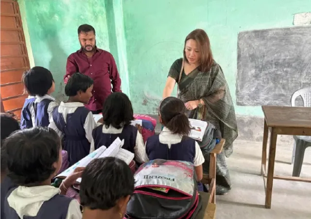 স্কুল পরিদর্শনে এসে ক্লাস নিলেন ডিআই, ডিপিএসসি&rsquo;র চেয়ারম্যান