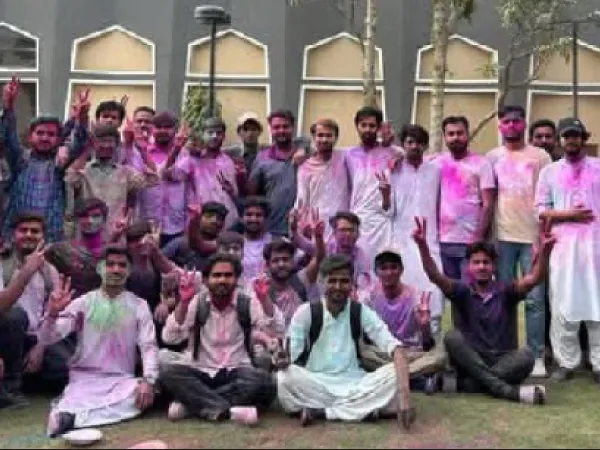 ক্যাম্পাসে রং খেলায় রাষ্ট্রদ্রোহের অভিযোগ হিন্দু পড়ুয়াদের বিরুদ্ধে