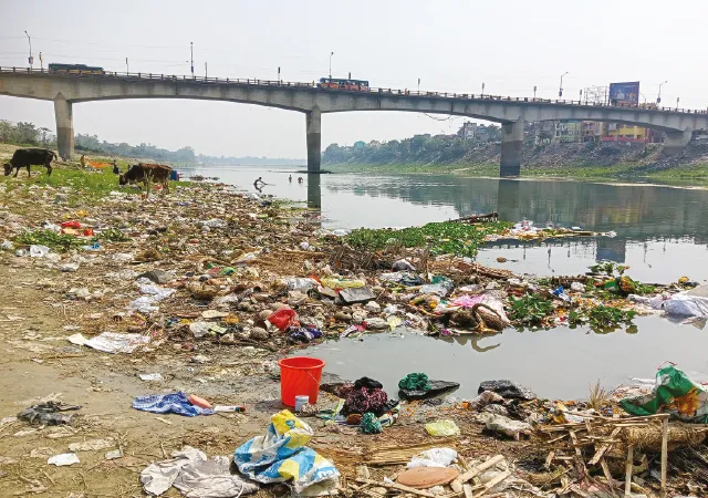 মঙ্গলবাড়ির মহানন্দার প্রধান ঘাট যেন অলিখিত ডাম্পিং গ্রাউন্ড