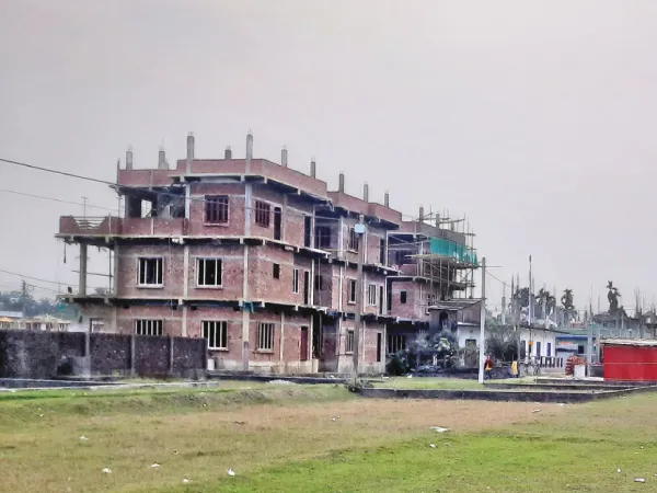 অনুমতি না নিয়ে কৃষিজমিতে প্লটিং করে নির্মাণ! ভূমিদপ্তরে অভিযোগ