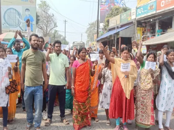 চিকিত্সায় গাফিলতিতে রোগী মৃত্যুর অভিযোগ, তিনঘণ্টা অবরোধ
&nbsp;
