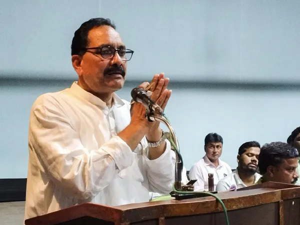 ১২ আসন দখল করতে &lsquo;ব্লু প্রিন্ট&rsquo; তৃণমূলের, মালদহে বৃত্ত সম্পূর্ণ করার ডাক রহিম বক্সির