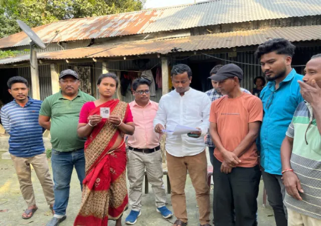 একই বুথের ২২ জনের এপিক নম্বর ভিনরাজ্যের!