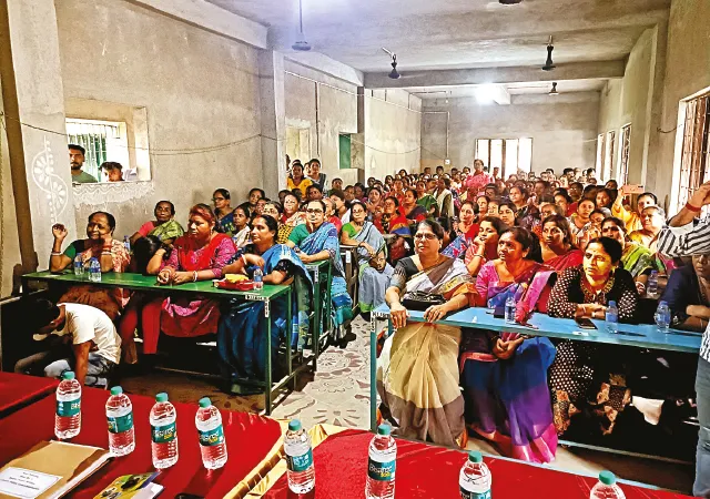 সাইবার ক্রাইম সম্পর্কে সচেতনতার প্রচারে &lsquo;মহল্লা মিটিং&rsquo; বীজপুর থানার